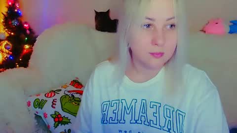 Snapshot of not_nakedcat chatting on 12.23.24 hi glad to chat online show from 12.23.24