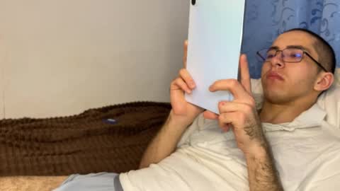 Snapshot of notatheeena chatting on 10.17.25 notatheeena online show from 10.17.25