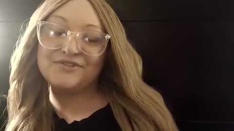 Snapshot of notouchmami chatting on 09.12.25 notouchmami online show from 09.12.25