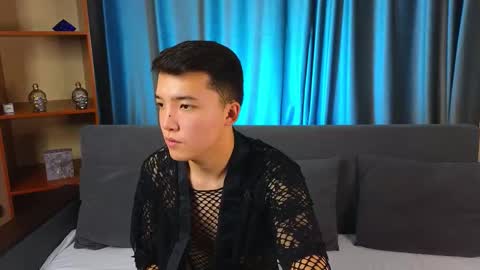 Snapshot of nudetension chatting on 09.11.25 Maks online show from 09.11.25