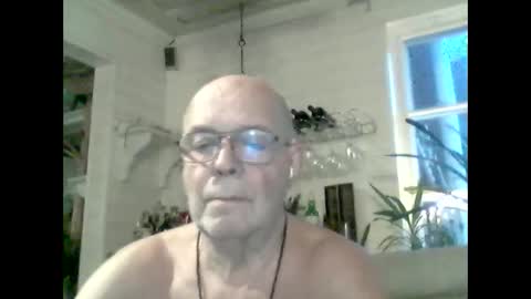 Snapshot of nudistjavist chatting on 12.21.24 Haky online show from 12.21.24