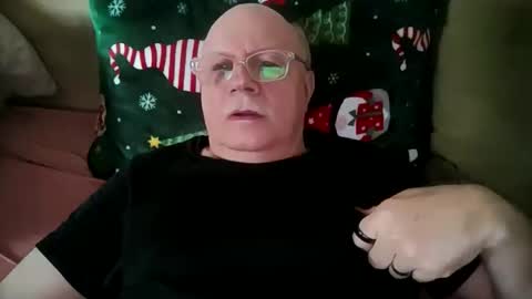 nukiss online show from 12.18.25