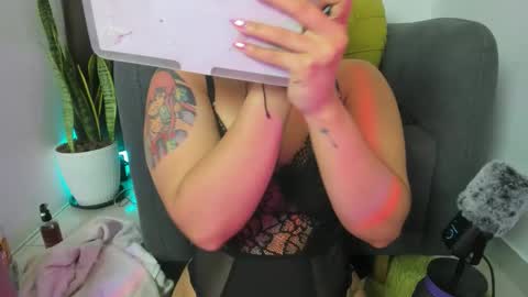 Nia online show from 02.05.26