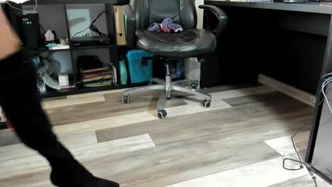 Snapshot of nylonaphile chatting on 01.07.25 nylonaphile online show from 01.07.25