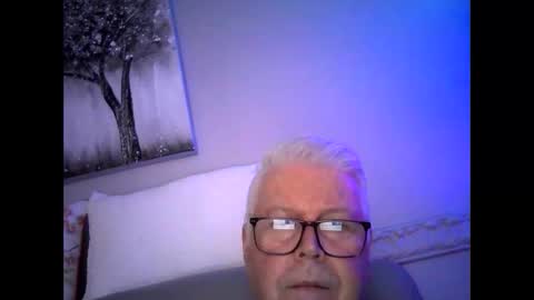 Snapshot of nylonlegs69 chatting on 12.15.24 stockings suspenders mad online show from 12.15.24