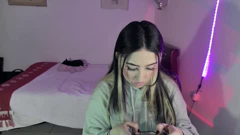 Snapshot of nymph_frida chatting on 12.04.24 Frida online show from 12.04.24