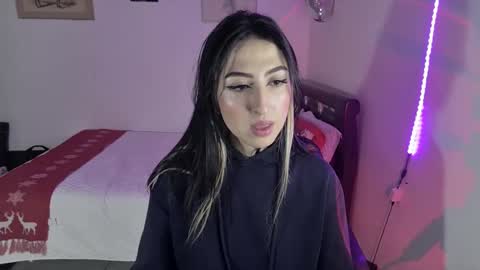 Snapshot of nymph_frida chatting on 12.05.24 Frida online show from 12.05.24