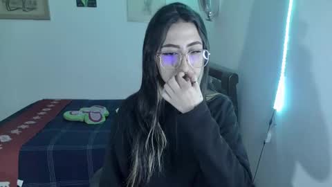 Snapshot of nymph_frida chatting on 12.27.24 Frida online show from 12.27.24