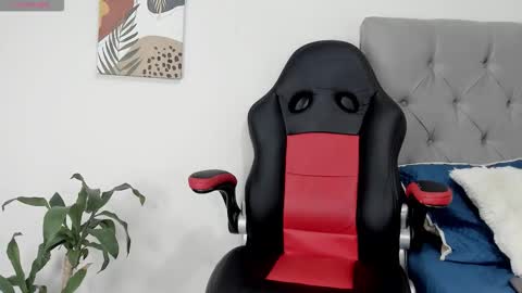 Snapshot of nyra_lux16 chatting on 02.14.26 Nyra online show from 02.14.26