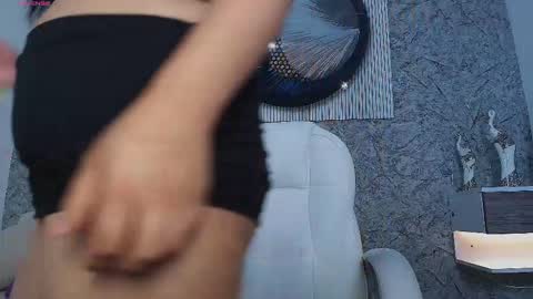 independent model online show from 02.14.26