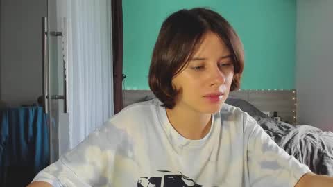 Evie online show from 12.22.24