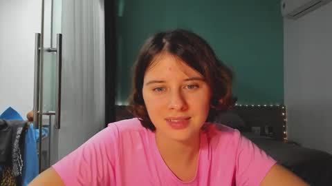 Evie online show from 12.25.24