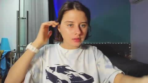 Evie online show from 01.12.25