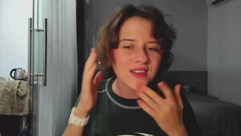 Evie online show from 03.02.25