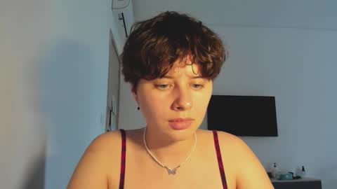 Evie online show from 12.14.25