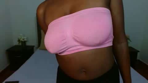 Snapshot of odrienna chatting on 02.15.26 odrie online show from 02.15.26