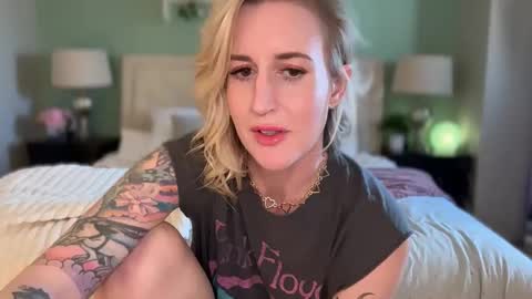 Snapshot of officiallyonlytams chatting on 03.31.26 Tams online show from 03.31.26