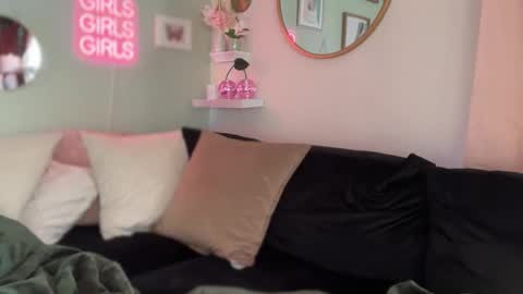 Snapshot of officiallyonlytams chatting on 04.01.26 Tams online show from 04.01.26