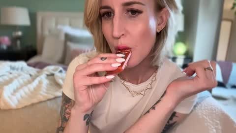 Snapshot of officiallyonlytams chatting on 04.07.26 Tams online show from 04.07.26