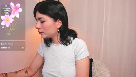 Snapshot of oh__holly chatting on 10.15.25 Holly online show from 10.15.25