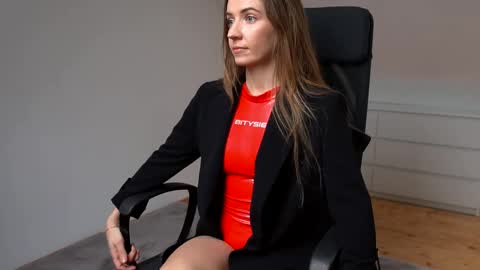 Lola online show from 02.05.26