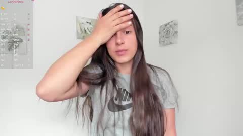 Snapshot of ohanna_ chatting on 02.04.25 ohanna_ online show from 02.04.25