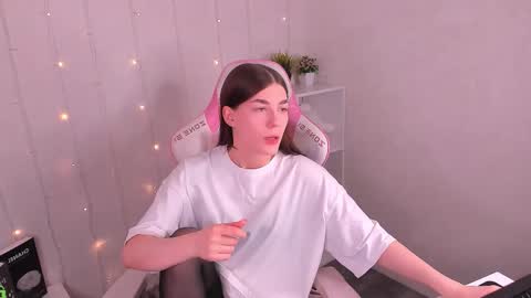 KAYA. online Tu We Th Fr Sa 0100AM - 0800AM Time zone of Germany Munich online show from 03.25.26