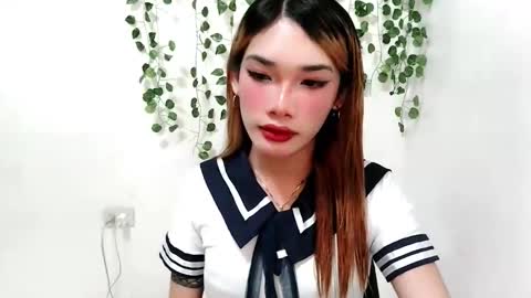 ohmyalessandraxcx online show from 10.27.25