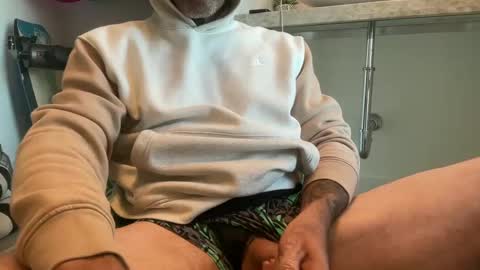 Snapshot of oki42 chatting on 01.21.25 oki42 online show from 01.21.25