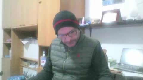 Snapshot of olak21 chatting on 11.23.25 olak21 online show from 11.23.25