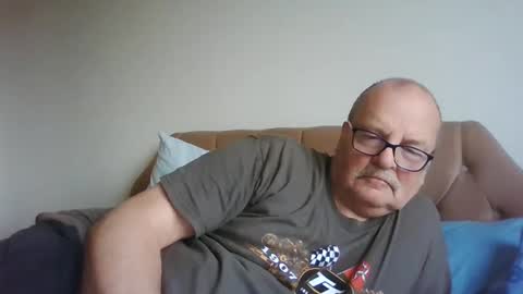 Snapshot of old_fkr chatting on 12.24.24 old_fkr online show from 12.24.24