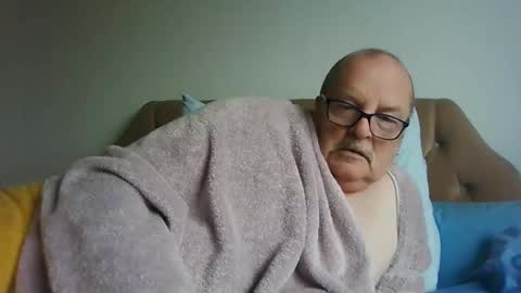 Snapshot of old_fkr chatting on 02.04.25 old_fkr online show from 02.04.25