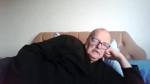 Snapshot of old_fkr chatting on 02.04.25 old_fkr online show from 02.04.25