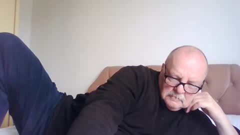 Snapshot of old_fkrr_ chatting on 04.20.26 old_fkrr_ online show from 04.20.26