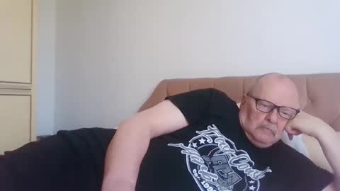 Snapshot of old_fkrr_ chatting on 04.23.26 old_fkrr_ online show from 04.23.26