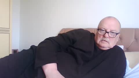 Snapshot of old_fkrr_ chatting on 04.25.26 old_fkrr_ online show from 04.25.26