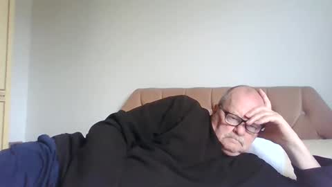 Snapshot of old_fkrr_ chatting on 04.28.26 old_fkrr_ online show from 04.28.26