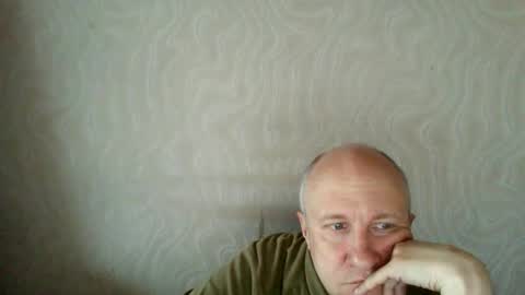 Snapshot of oleg365 chatting on 04.21.26 figaro online show from 04.21.26