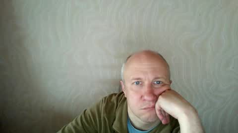 Snapshot of oleg365 chatting on 04.30.26 figaro online show from 04.30.26