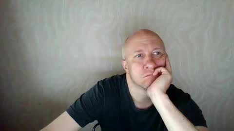Snapshot of oleg365 chatting on 05.14.26 figaro online show from 05.14.26
