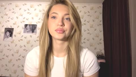 Snapshot of oletaguinyard chatting on 10.30.25 Kem online show from 10.30.25