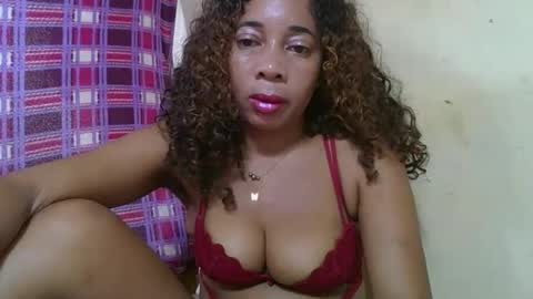 Snapshot of olinaa chatting on 04.21.26 olinaa online show from 04.21.26