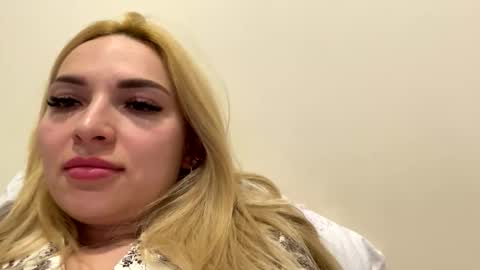 Snapshot of olivanne chatting on 04.07.26 olivanne online show from 04.07.26