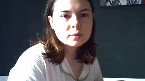 Snapshot of olivepeach chatting on 04.05.26 Oil online show from 04.05.26