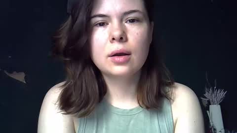 Snapshot of olivepeach chatting on 04.06.26 Oil online show from 04.06.26