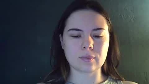 Snapshot of olivepeach chatting on 04.07.26 Oil online show from 04.07.26