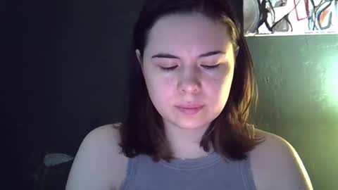 Snapshot of olivepeach chatting on 04.10.26 Oil online show from 04.10.26