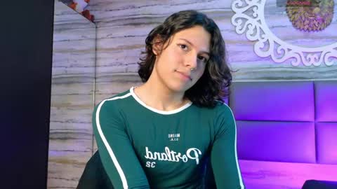 Snapshot of oliver__brown chatting on 06.05.26 Oliver online show from 06.05.26