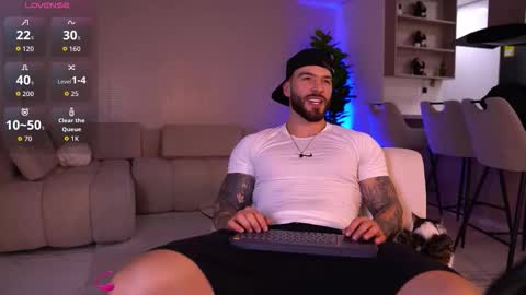 Snapshot of oliver_colt__ chatting on 10.22.25 oliver_colt__ online show from 10.22.25