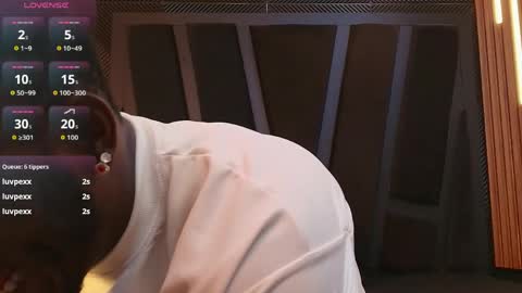 OLIVER LAURENT online show from 04.19.26